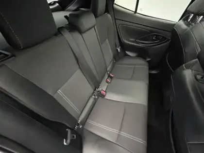 Photo 17 Toyota Yaris Gén. I Ph1 NG Première 5