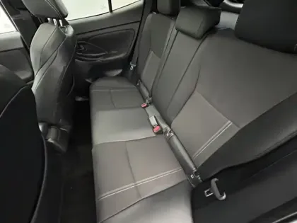 Photo 16 Toyota Yaris Gén. I Ph1 NG Première 5