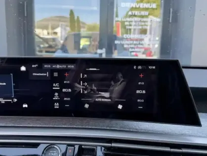 Photo 11 Peugeot 3008 III 1.2 HYBRID 136 E-DCS6 ALLURE
