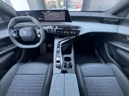 Photo 6 Peugeot 3008 III 1.2 HYBRID 136 E-DCS6 ALLURE