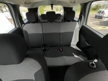 Photo 10 Dacia Lodgy 7 Places Essentiel TCe 100 FAP E6U