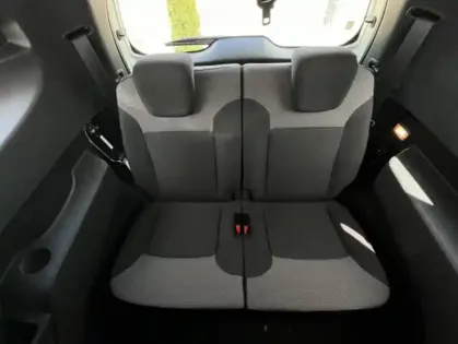 Photo 12 Dacia Lodgy 7 Places Essentiel TCe 100 FAP E6U