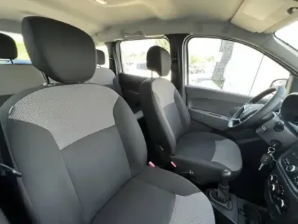 Photo 11 Dacia Lodgy 7 Places Essentiel TCe 100 FAP E6U