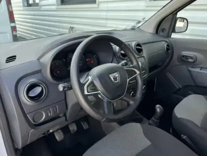 Photo 17 Dacia Lodgy 7 Places Essentiel TCe 100 FAP E6U