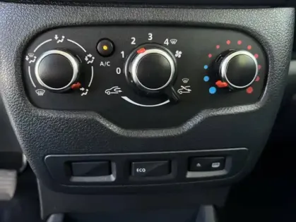 Photo 8 Dacia Lodgy 7 Places Essentiel TCe 100 FAP E6U