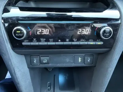 Photo 14 Toyota Yaris Hybride 1.5 HYBRID 116H TRAIL AWD AUTO