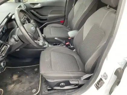 Photo 9 Ford Fiesta Gén. V Ph2 Titanium Business 5