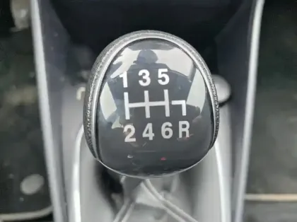 Photo 7 Ford Fiesta Gén. V Ph2 Titanium Business 5