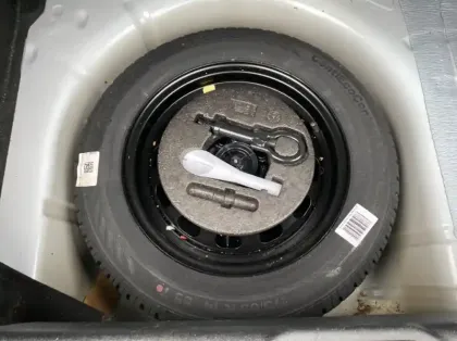 Photo 24 Ford Fiesta Gén. V Ph2 Titanium Business 5