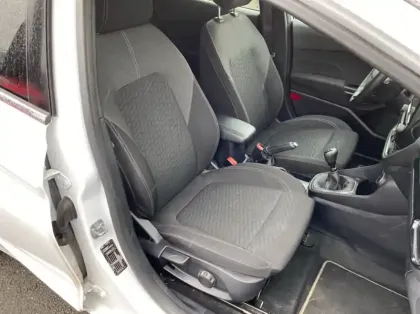 Photo 23 Ford Fiesta Gén. V Ph2 Titanium Business 5