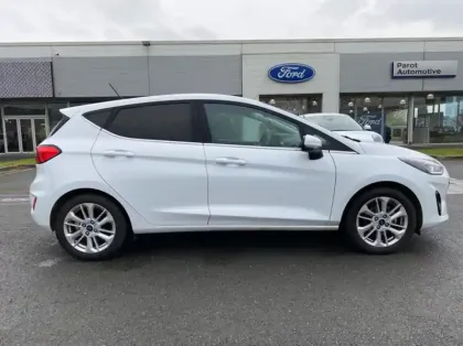 Photo 22 Ford Fiesta Gén. V Ph2 Titanium Business 5