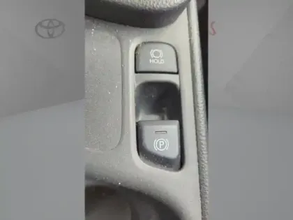 Photo 21 Toyota Yaris Hybride 1.5 HYBRID 116H DESIGN