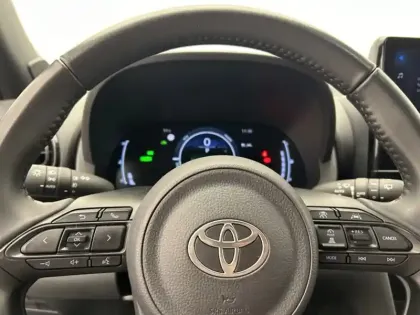 Photo 11 Toyota Yaris Hybride 1.5 HYBRID 116H DESIGN AUTO