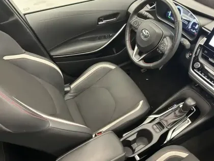 Photo 11 Toyota Corolla Hybride 1.8L 140h GR Sport