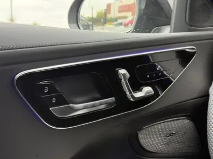 Photo 16 Mercedes Classe C Gén. V (W206) Ph1 AMG Line + 4