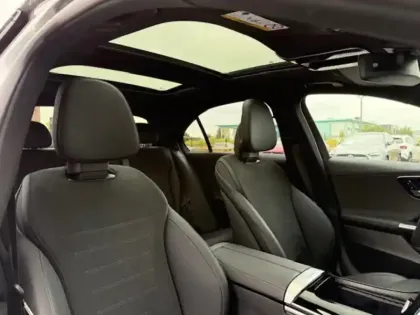 Photo 10 Mercedes Classe C Gén. V (W206) Ph1 AMG Line + 4