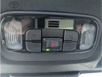 Photo 20 Toyota Yaris Hybride 1.5 HYBRID 130H Design Pack Cargo