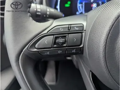 Photo 15 Toyota Yaris Hybride 1.5 HYBRID 130H Design Pack Cargo