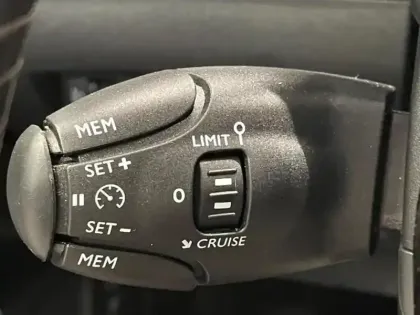 Photo 6 Peugeot 208 Gén. II Ph1 NG Style 5