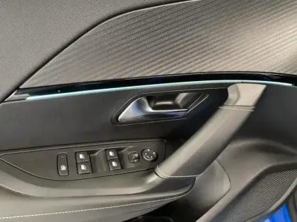 Photo 14 Peugeot 2008 Gén. II Ph1 NG GT 5