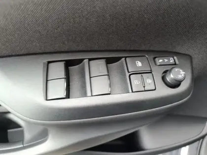 Photo 12 Toyota Yaris Gén. IV Ph1 NG Design 5