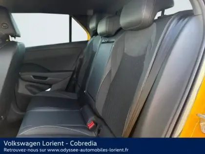 Photo 25 Volkswagen T-roc  1.5 eTSI 150ch R-Line DSG7