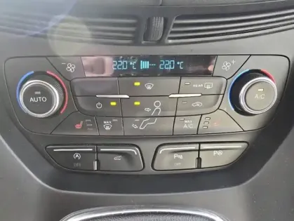 Photo 8 Ford Kuga Gén. II Ph2 Vignale 5