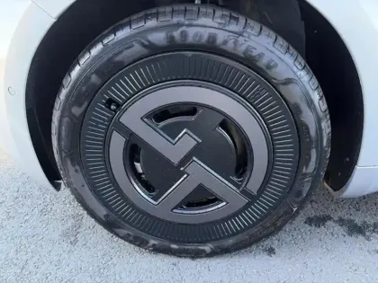 Photo 8 Fiat 500 Gén. II Ph1 MY25 Giorgio Armani C. Ed 3