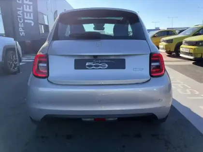 Photo 5 Fiat 500 Gén. II Ph1 MY25 Giorgio Armani C. Ed 3