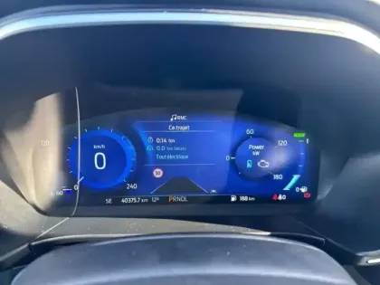 Photo 10 Ford Kuga  2.5 Duratec 190ch FHEV E85 Vignale BVA