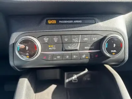 Photo 14 Ford Kuga  2.5 Duratec 190ch FHEV E85 Vignale BVA