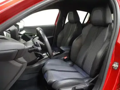 Photo 10 Peugeot 208 Gén. II Ph1 NG GT 5