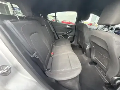 Photo 11 Ford Focus Gén. IV Ph2 ST-Line X 5