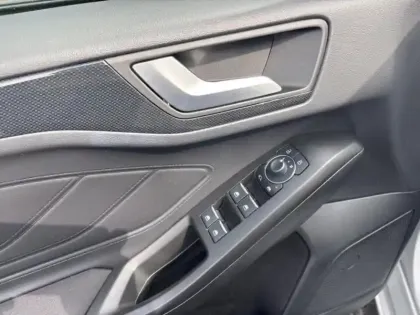 Photo 14 Ford Focus Gén. IV Ph2 ST-Line X 5