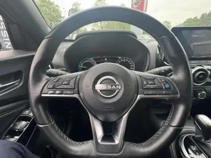 Photo 15 Nissan Juke  1.6 Hybrid 143ch Première Edition 2022.5
