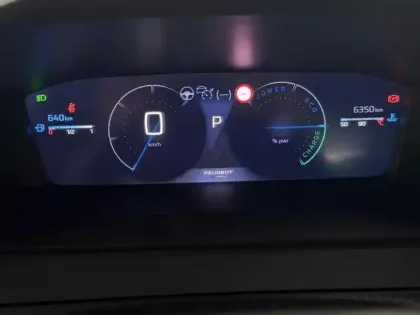 Photo 14 Peugeot 2008  1.2 Hybrid 145ch Allure e-DCS6