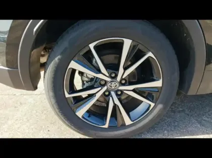 Photo 12 Toyota C-HR  1.8 Hybride 140ch Design MY25