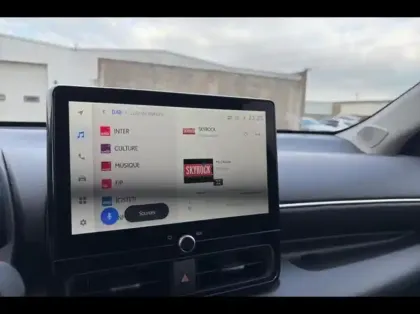 Photo 14 Toyota Yaris  116h Design 5p MC24