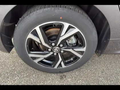 Photo 12 Toyota Yaris  116h Design 5p MC24