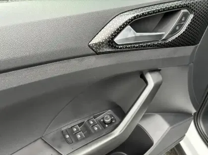 Photo 8 Volkswagen T-cross Gén. I Ph1 NG R-Line Tech 5