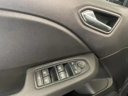 Photo 14 Renault Clio Gén. V (BJA) Ph1 NG Evolution 5