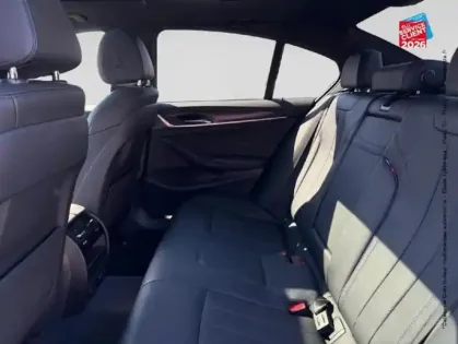 Photo 10 BMW Serie 5 Série 5 530dA xDrive 286ch M Sport Steptronic