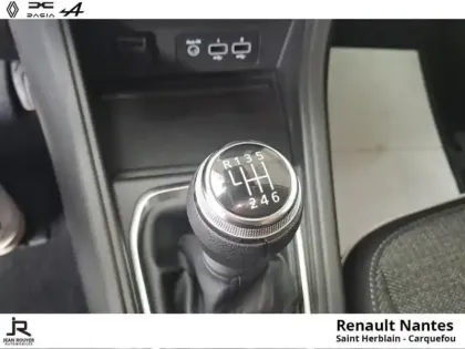 Photo 10 Renault Captur  1.3 TCe mild hybrid 140ch Techno