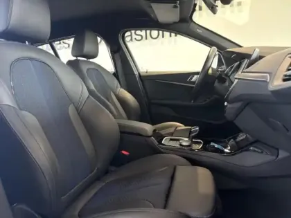 Photo 8 BMW Serie 1 Gén. III (F40) Ph2 M Sport 5