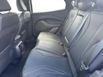 Photo 7 Ford Mustang  Mach-E 269ch Standard Range 76kWh AWD 9cv