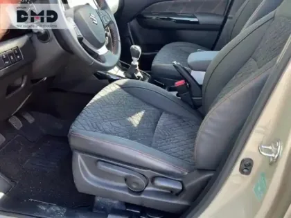 Photo 8 Suzuki Vitara  1.4 Boosterjet Hybrid 110ch Style MY25