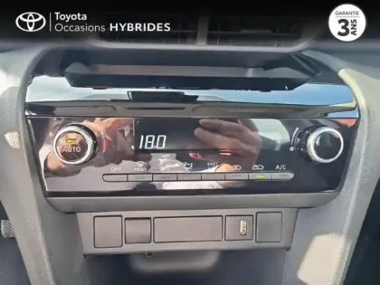 Photo 10 Toyota Yaris Gén. I Ph1 Dynamic 5