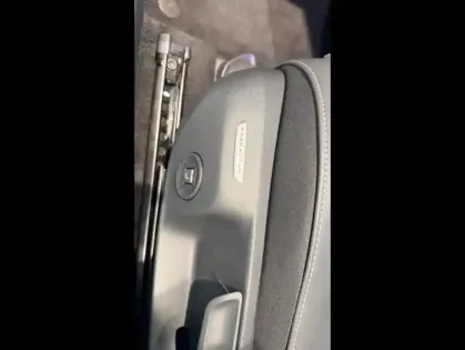 Photo 10 Volkswagen T-roc Gén. II Ph1 Style 5