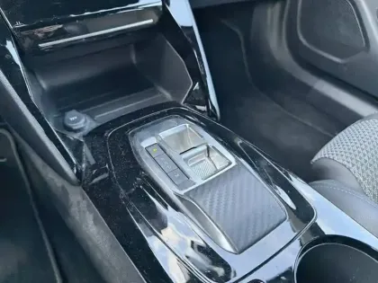 Photo 13 Peugeot 2008  PureTech 130 S&S EAT8