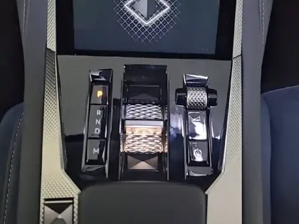 Photo 13 DS DS 4 N°4 Hybride 145 e-DCT6